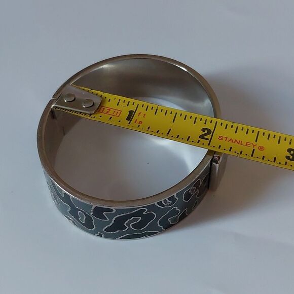 COACH 3/4" Ocelot Leopard Black Gray Silver Tone Hinged Bangle Bracelet - Picture 10 of 12